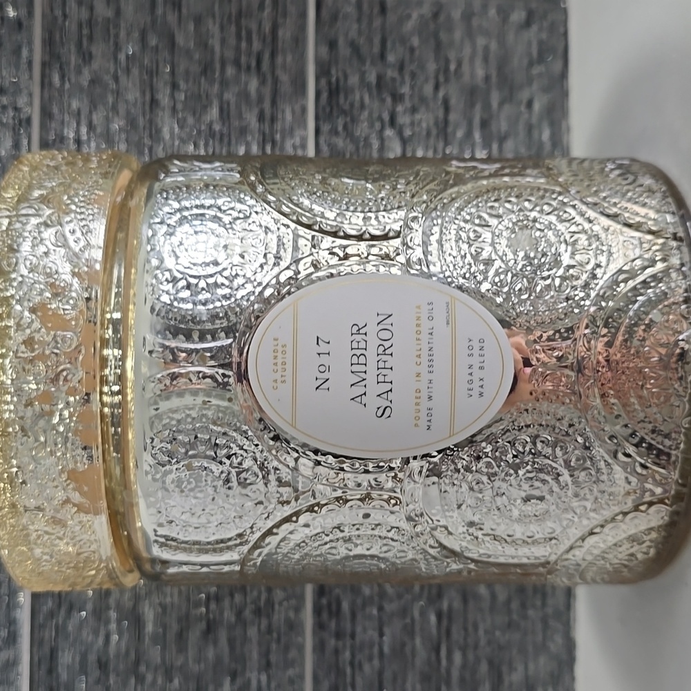 NEW FALL WINTER VIRAL Leoben Co "No 17 Amber SAFFRON" Candle 18oz - Never Used - Picture 3 of 3